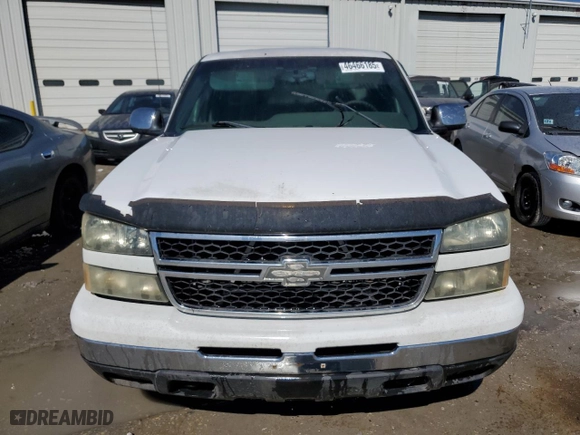 2006 Chevrolet Silverado 1500 LT1 with VIN 1GCEC19V56Z225102, listed as a Copart auction lot 46466185 with 334,838 mi miles and Salvage Title. Bid and sale history available at carsss.com. Image 5.