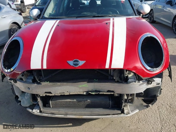 2016 MINI Cooper Clubman with VIN WMWLN5C58G2E30425, listed as a IAAI auction lot 41955202 with 100,798 mi miles. Bid and sale history available at carsss.com. Image 6.