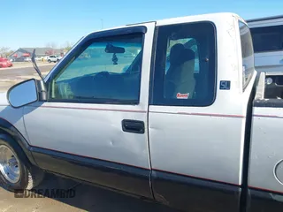 2001 GMC Sonoma SLS 1SG z VIN 1GTCS19W418211564, wystawiony jako IAAI lot #42071533 z przebiegiem 203 541 mil mil oraz . Historia ofert i sprzedaży dostępna na DreamBid. Obrazek 14.