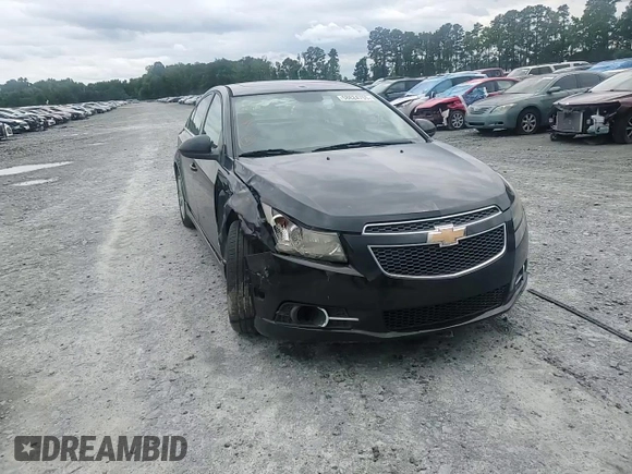 2014 Chevrolet Cruze 2LT z VIN 1G1PE5SB5E7120878, wystawiony jako Copart lot #58624755 z przebiegiem 121 644 mil mil oraz Szkoda całkowita • Salvage title. Historia ofert i sprzedaży dostępna na DreamBid. Obrazek 13.