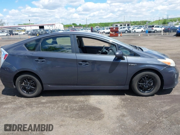 2013 Toyota Prius One with VIN JTDKN3DU2D1695784, listed as a IAAI auction lot 42212612 with 138,993 mi miles and . Bid and sale history available at DreamBid. Image 12.