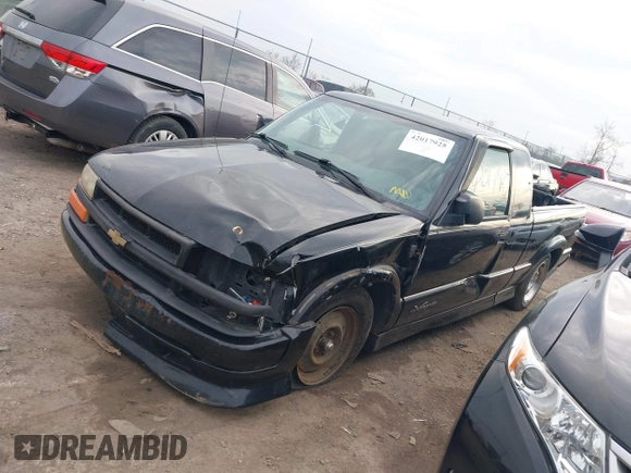 2002 Chevrolet S-10 LS with VIN 1GCCS19W028104982, listed as a IAAI auction lot 42017925 with 114,564 mi miles. Bid and sale history available at carsss.com. Image 17.