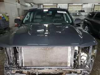 2018 Chevrolet Silverado 1500 LT with VIN 3GCUKREC3JG258674, listed as a Copart auction lot 87425324 with 142,796 mi miles and Salvage Title. Bid and sale history available at carsss.com. Image 5.