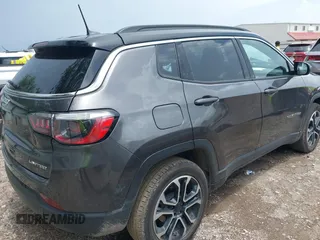 2024 Jeep Compass Limited z VIN 3C4NJDCN4RT608573, wystawiony jako IAAI lot #42510349 z przebiegiem 30 391 mil mil oraz . Historia ofert i sprzedaży dostępna na DreamBid. Obrazek 4.
