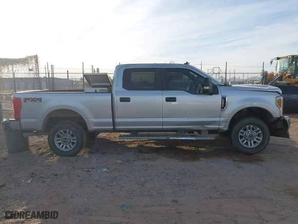 2019 Ford Super Duty F-250 SRW XL with VIN 1FT7W2B6XKEF96010, listed as a IAAI auction lot 41400048 with 198,599 mi miles. Bid and sale history available at carsss.com. Image 13.