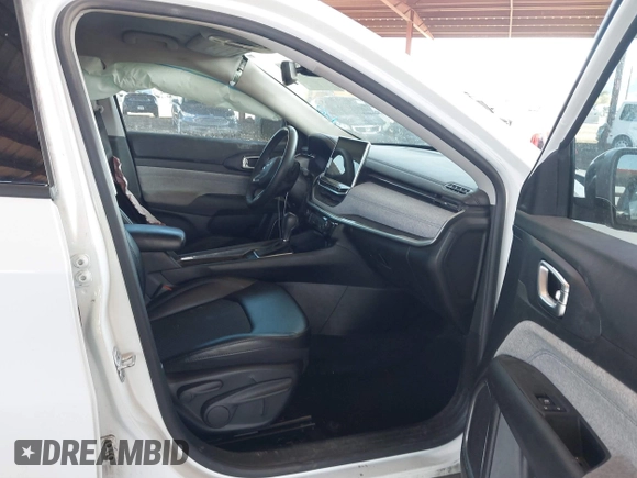 2022 Jeep Compass Latitude with VIN 3C4NJCBB6NT220062, listed as a IAAI auction lot 41857391 with 55,369 mi miles and . Bid and sale history available at DreamBid. Image 5.