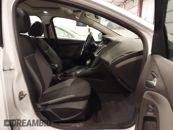 2014 Ford Focus SE with VIN 1FADP3F21EL200534, listed as a IAAI auction lot 41942026 with 61,414 mi miles. Bid and sale history available at carsss.com. Image 5.