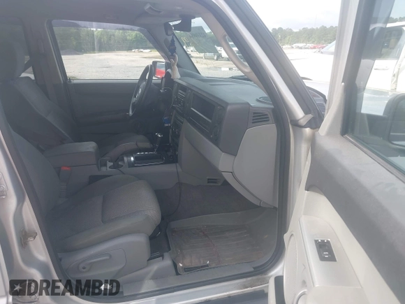 2007 Jeep Commander Sport с VIN 1J8HG48K17C626699, выставлен на аукционе IAAI как лот 42339884 с пробегом 210 431 миль миль и . История ставок и продаж доступна на DreamBid. Изображение 5.