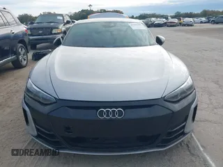 2022 Audi e-tron GT Prestige z VIN WAUEJBFW7N7001491, wystawiony jako IAAI lot #41356266 z przebiegiem 42 738 mil mil oraz . Historia ofert i sprzedaży dostępna na DreamBid. Obrazek 12.