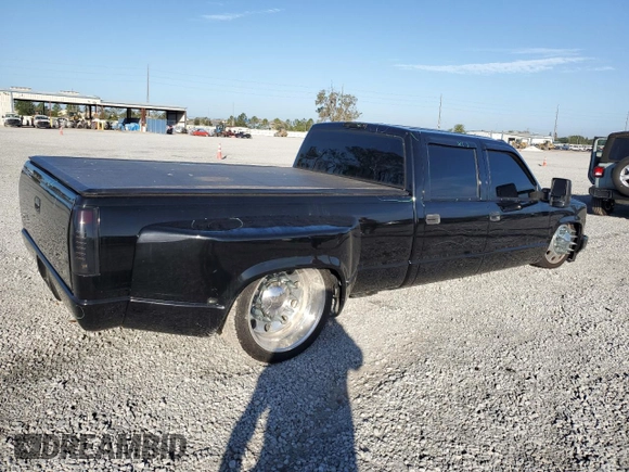 1996 Chevrolet Silverado 3500 z VIN 1GCHC33J3TF020647, wystawiony jako Copart lot #79541644 z przebiegiem Nie podano mil oraz Nie do naprawy • Non repairable. Historia ofert i sprzedaży dostępna na DreamBid. Obrazek 3.