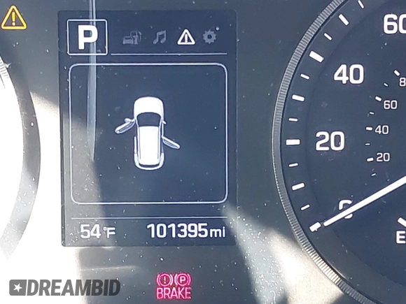 2018 Hyundai Tucson Sport with VIN KM8J33AL5JU770092, listed as a IAAI auction lot 41395349 with 101,395 mi miles. Bid and sale history available at carsss.com. Image 16.