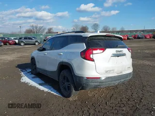 2022 GMC Terrain AT4 z VIN 3GKALYEV1NL156867, wystawiony jako IAAI lot #41339310 z przebiegiem 42 696 mil mil oraz . Historia ofert i sprzedaży dostępna na DreamBid. Obrazek 3.