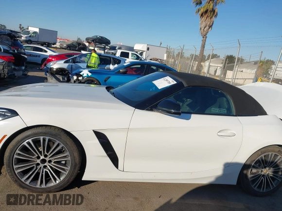 2023 BMW Z4 sDrive30i with VIN WBAHF3C00PWY17214, listed as a IAAI auction lot 41289705 with 3,412 mi miles. Bid and sale history available at carsss.com. Image 14.
