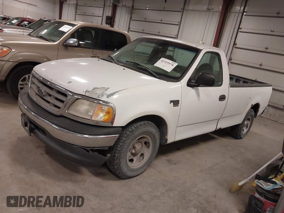 2000 Ford F-150 XL with VIN 1FTRF17W8YKB33949, listed as a IAAI auction lot 41519978 with 228,931 mi miles. Bid and sale history available at carsss.com. Image 2.