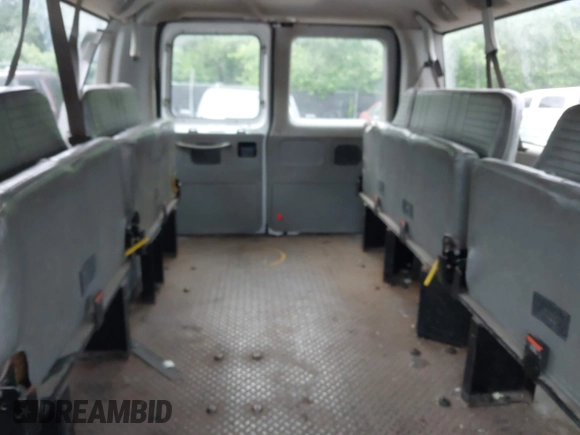 2014 Ford Econoline Passenger XL с VIN 1FBNE3BL2EDA82334, выставлен на аукционе IAAI как лот 42314725 с пробегом 86 887 миль миль и . История ставок и продаж доступна на DreamBid. Изображение 8.