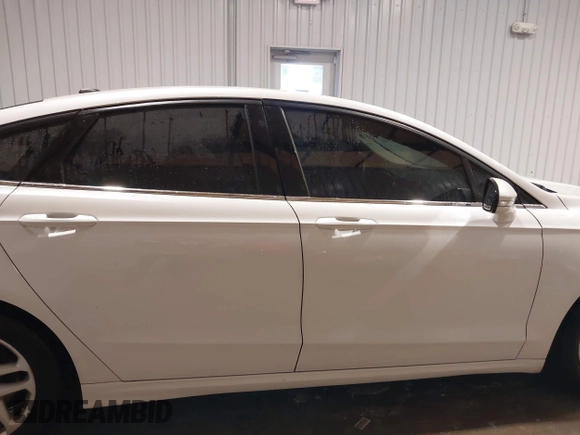 2015 Ford Fusion SE with VIN 1FA6P0HDXF5103537, listed as a IAAI auction lot 41241939 with 147,059 mi miles. Bid and sale history available at carsss.com. Image 14.