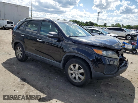2013 Kia Sorento LX с VIN 5XYKT4A28DG421648, выставлен на аукционе Copart как лот 55887275 с пробегом 173 113 миль миль и Списание • Salvage title. История ставок и продаж доступна на DreamBid. Изображение 4.