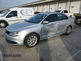 2013 Volkswagen Jetta SE z VIN 3VWDP7AJ1DM251929, wystawiony jako Copart lot #53448185 z przebiegiem 272 882 mil mil oraz Szkoda całkowita • Salvage title. Historia ofert i sprzedaży dostępna na DreamBid. Obrazek 1.