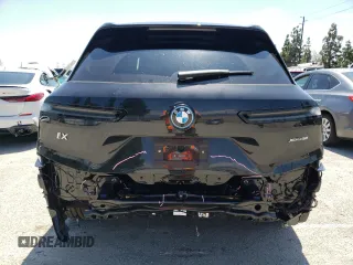 2024 BMW iX xDrive50 z VIN WB523CF05RCN96948, wystawiony jako Copart lot #50858304 z przebiegiem 8923 mil mil oraz Szkoda całkowita • Salvage title. Historia ofert i sprzedaży dostępna na DreamBid. Obrazek 6.