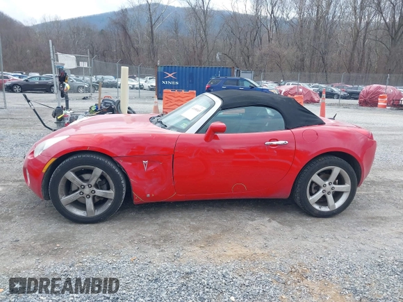 2008 Pontiac Solstice z VIN 1G2MC35B28Y126205, wystawiony jako IAAI lot #41690165 z przebiegiem 95 197 mil mil oraz . Historia ofert i sprzedaży dostępna na DreamBid. Obrazek 14.