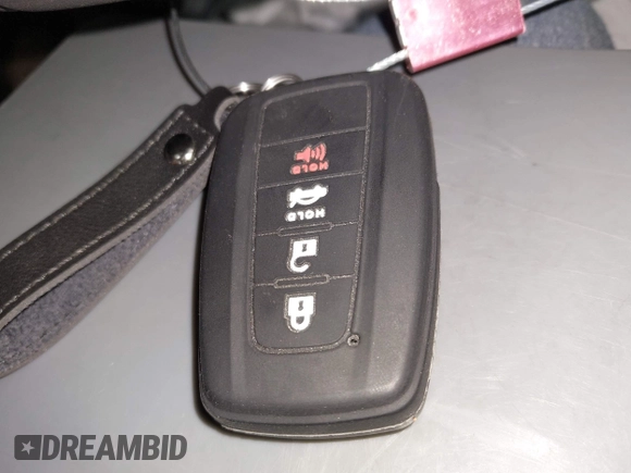 2025 Toyota RAV4 XLE Premium z VIN 2T3A1RFV9SW522259, wystawiony jako IAAI lot #42101238 z przebiegiem 1 479 mil mil oraz . Historia ofert i sprzedaży dostępna na DreamBid. Obrazek 11.