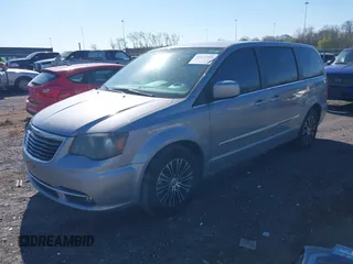 2014 Chrysler Town & Country S with VIN 2C4RC1HG2ER191665, listed as a IAAI auction lot 41874528 with 161,014 mi miles. Bid and sale history available at carsss.com. Image 2.