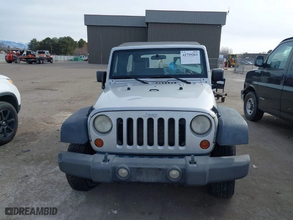 2010 Jeep Wrangler Unlimited Sport with VIN 1J4BA3H10AL112599, listed as a IAAI auction lot 41739263 with 156,301 mi miles. Bid and sale history available at carsss.com. Image 12.
