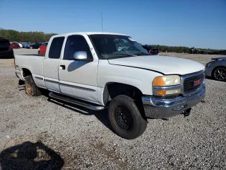 1999 GMC Sierra 1500 SLE z VIN 2GTEK19TXX1551778, wystawiony jako Copart lot #52279055 z przebiegiem 302 182 mil mil oraz Szkoda całkowita • Salvage title. Historia ofert i sprzedaży dostępna na DreamBid. Obrazek 4.