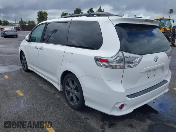 2018 Toyota Sienna SE with VIN 5TDXZ3DC5JS943512, listed as a IAAI auction lot 41786389 with 81,280 mi miles and . Bid and sale history available at DreamBid. Image 3.