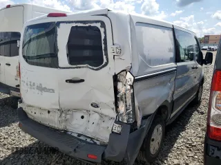 2018 Ford Transit с VIN 1FTYR1YM1JKB16531, выставлен на аукционе Copart как лот 63660875 с пробегом 80 233 миль миль и Списание • Salvage title. История ставок и продаж доступна на DreamBid. Изображение 3.