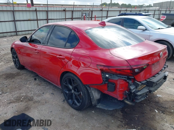 2020 Alfa Romeo Giulia z VIN ZARFAMAN3L7625180, wystawiony jako IAAI lot #41517401 z przebiegiem 43 010 mil mil oraz . Historia ofert i sprzedaży dostępna na DreamBid. Obrazek 3.