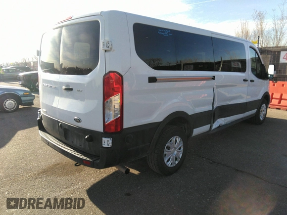 2024 Ford Transit Passenger XL z VIN 1FBAX2YG1RKA02357, wystawiony jako IAAI lot #41798726 z przebiegiem 23 315 mil mil oraz . Historia ofert i sprzedaży dostępna na DreamBid. Obrazek 4.