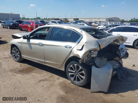 2015 Honda Accord Sedan Sport with VIN 1HGCR2F52FA215532, listed as a IAAI auction lot 40463149 with 160,393 mi miles. Bid and sale history available at carsss.com. Image 3.
