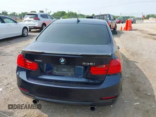 2013 BMW 3 Series 335i xDrive с VIN WBA3B9C53DJ465713, выставлен на аукционе IAAI как лот 42485856 с пробегом 106 716 миль миль и . История ставок и продаж доступна на DreamBid. Изображение 16.