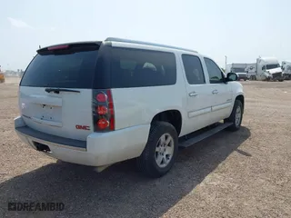 2008 GMC Yukon XL Denali with VIN 1GKFK66808J103143, listed as a IAAI auction lot 41945005 with 206,696 mi miles. Bid and sale history available at carsss.com. Image 4.