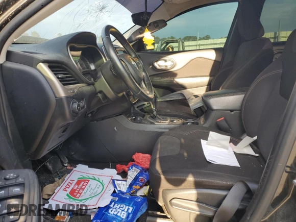 2015 Jeep Cherokee Latitude z VIN 1C4PJMCB0FW744977, wystawiony jako Copart lot #50927835 z przebiegiem 153 430 mil mil oraz Nie do naprawy • Non repairable. Historia ofert i sprzedaży dostępna na DreamBid. Obrazek 7.