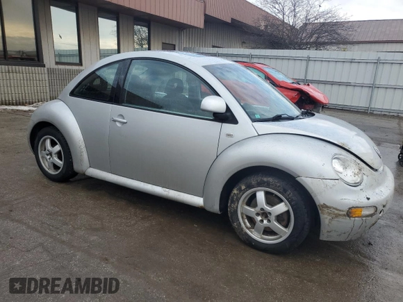 2000 Volkswagen Beetle GLS z VIN 3VWCD21C2YM409242, wystawiony jako Copart lot #46658435 z przebiegiem 90 038 mil mil oraz Szkoda całkowita • Salvage title. Historia ofert i sprzedaży dostępna na DreamBid. Obrazek 4.