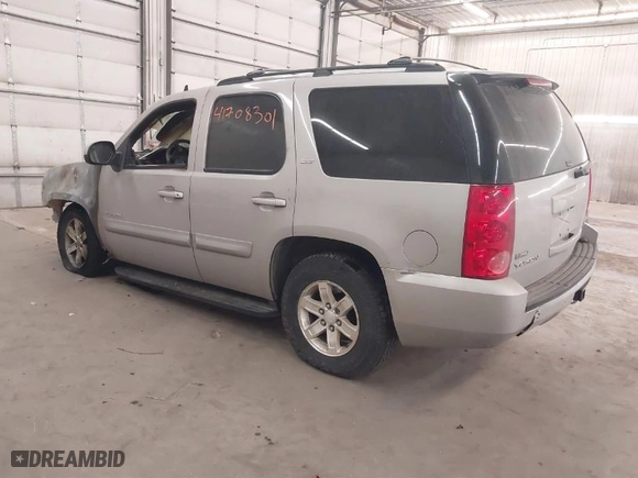 2008 GMC Yukon SLT w/4SB with VIN 1GKFK13048J180406, listed as a IAAI auction lot 41708301 with 1 mi miles. Bid and sale history available at carsss.com. Image 3.