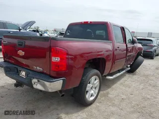 2008 Chevrolet Silverado 1500 LTZ with VIN 3GCEC13J18G212369, listed as a IAAI auction lot 41887947 with 318,161 mi miles. Bid and sale history available at carsss.com. Image 4.