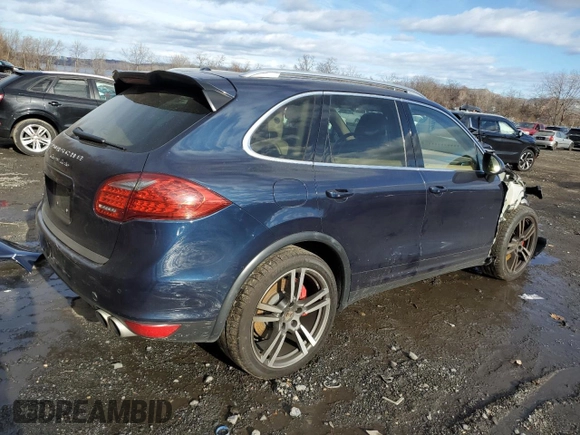 2012 Porsche Cayenne Turbo z VIN WP1AC2A29CLA83629, wystawiony jako Copart lot #83067994 z przebiegiem Nie podano mil oraz Szkoda całkowita • Salvage title. Historia ofert i sprzedaży dostępna na DreamBid. Obrazek 3.