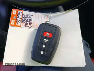 2022 Toyota Camry XSE z VIN 4T1K61AK7NU499890, wystawiony jako IAAI lot #39839639 z przebiegiem 103 043 mil mil oraz . Historia ofert i sprzedaży dostępna na DreamBid. Obrazek 11.