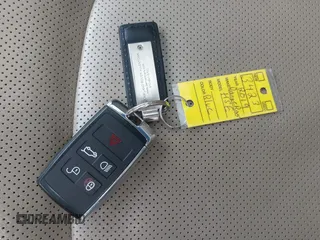 2019 Land Rover Range Rover HSE с VIN SALGS2SV1KA516631, выставлен на аукционе IAAI как лот 41630116 с пробегом 41 840 миль миль и . История ставок и продаж доступна на DreamBid. Изображение 11.