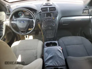2017 Ford Police Interceptor Utility z VIN 1FM5K8AR3HGD06877, wystawiony jako Copart lot #61290825 z przebiegiem 111 299 mil mil oraz Czysty tytuł • Clean title. Historia ofert i sprzedaży dostępna na DreamBid. Obrazek 8.