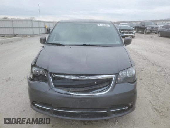 2015 Chrysler Town & Country S with VIN 2C4RC1HG4FR755673, listed as a Copart auction lot 82405424 with 246,989 mi miles and Salvage Title. Bid and sale history available at DreamBid. Image 5.