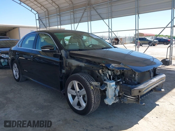 2013 Volkswagen Passat SE с VIN 1VWBP7A34DC108628, выставлен на аукционе IAAI как лот 42086759 с пробегом 148 321 миль миль и . История ставок и продаж доступна на DreamBid. Изображение 1.