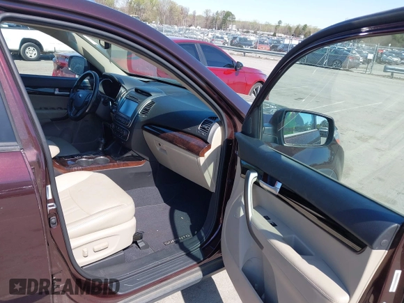 2015 Kia Sorento EX with VIN 5XYKU4A70FG630250, listed as a IAAI auction lot 41878246 with 86,078 mi miles. Bid and sale history available at carsss.com. Image 5.