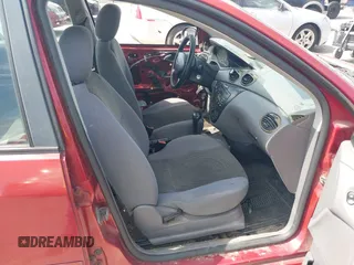 2004 Ford Focus SE z VIN 1FAFP34384W120763, wystawiony jako IAAI lot #42339251 z przebiegiem 262 686 mil mil oraz . Historia ofert i sprzedaży dostępna na DreamBid. Obrazek 5.