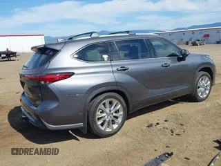 2023 Toyota Highlander Hybrid Limited с VIN 5TDXBRCHXPS122340, выставлен на аукционе IAAI как лот 42620923 с пробегом 6 820 миль миль и . История ставок и продаж доступна на DreamBid. Изображение 4.