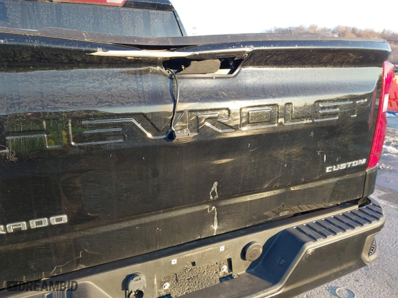 2019 Chevrolet Silverado 1500 Custom Trail Boss with VIN 3GCPYCEH7KG121386, listed as a IAAI auction lot 41357405 with 100,355 mi miles. Bid and sale history available at carsss.com. Image 21.