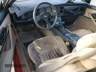 1992 Pontiac Firebird z VIN 1G2FS23T0NL203325, wystawiony jako Copart lot #76359414 z przebiegiem 198 651 mil mil oraz Nie do naprawy • Non repairable. Historia ofert i sprzedaży dostępna na DreamBid. Obrazek 8.